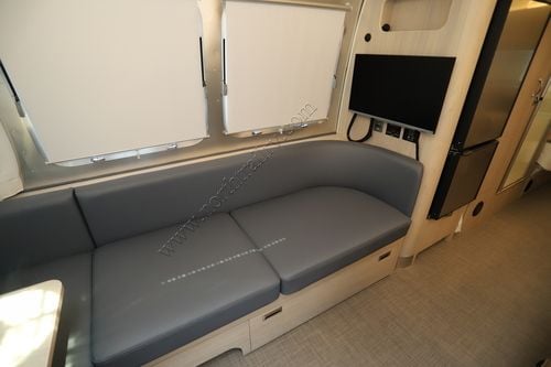 2026 Airstream Globetrotter 25FB