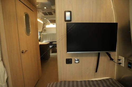 2026 Airstream Globetrotter 25FB