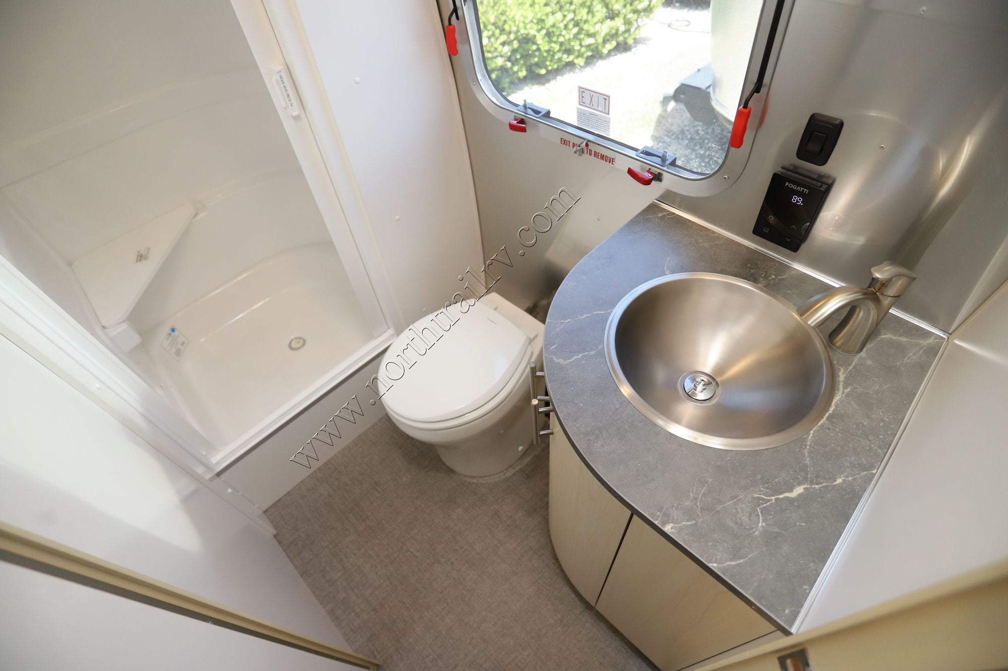 2026 Airstream Flying Cloud 30FBB Travel Trailer New  For Sale