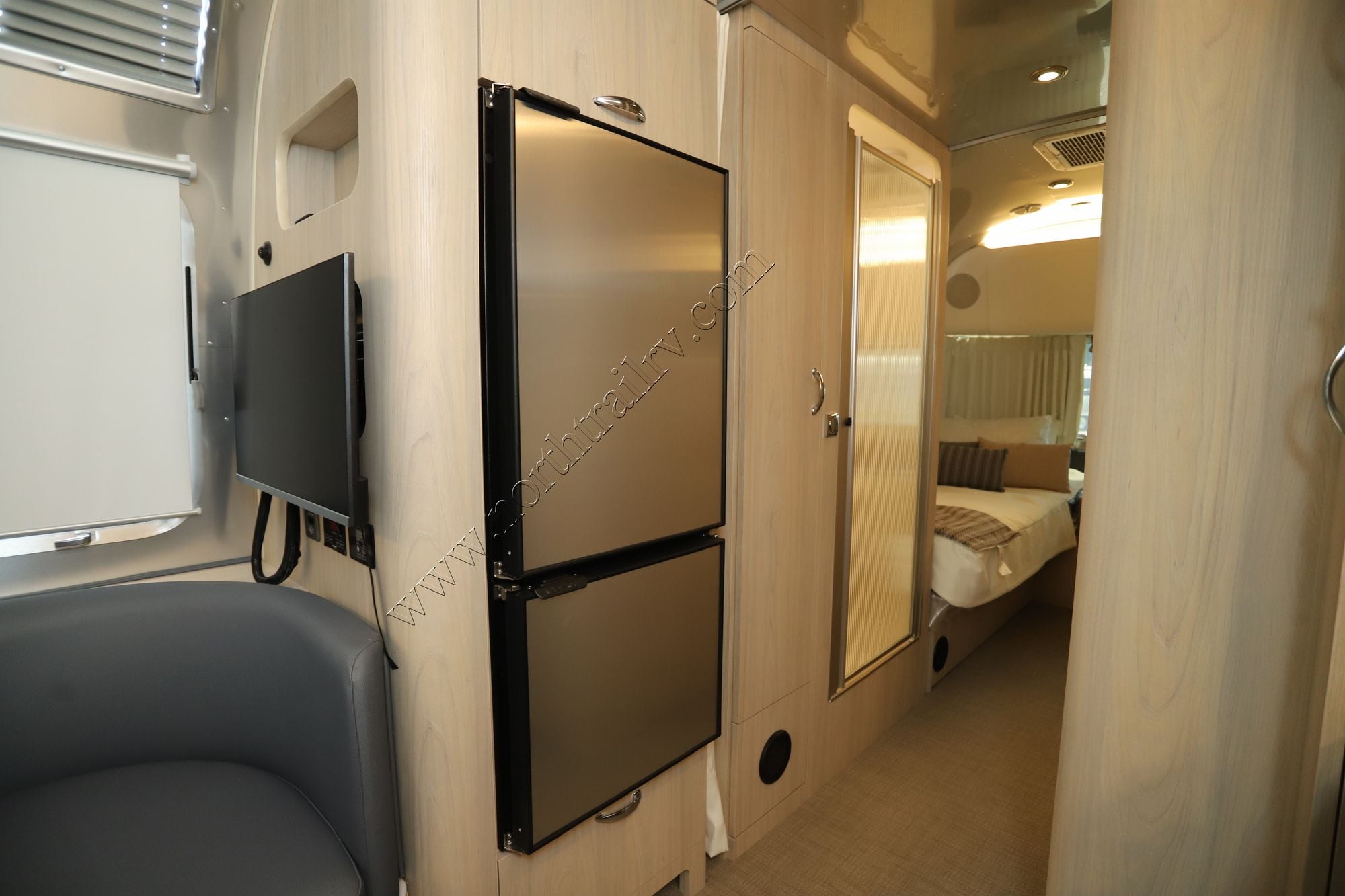 2026 Airstream Globetrotter 25FB Travel Trailer New  For Sale