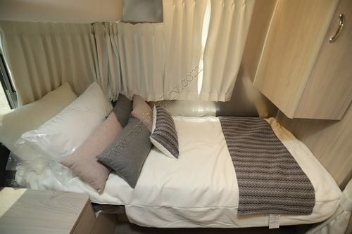 2026 Airstream Globetrotter 25FB