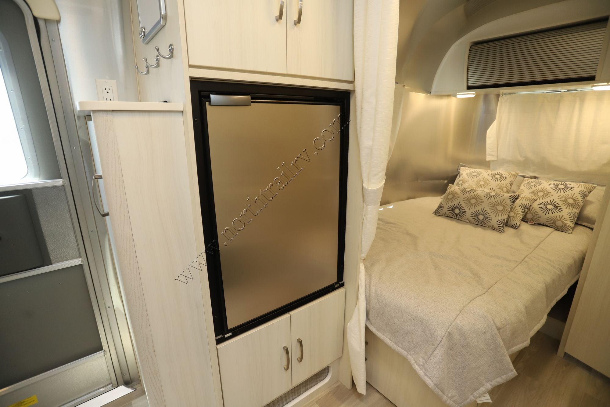 Used 2023 Airstream Bambi 19CB Travel Trailer  For Sale
