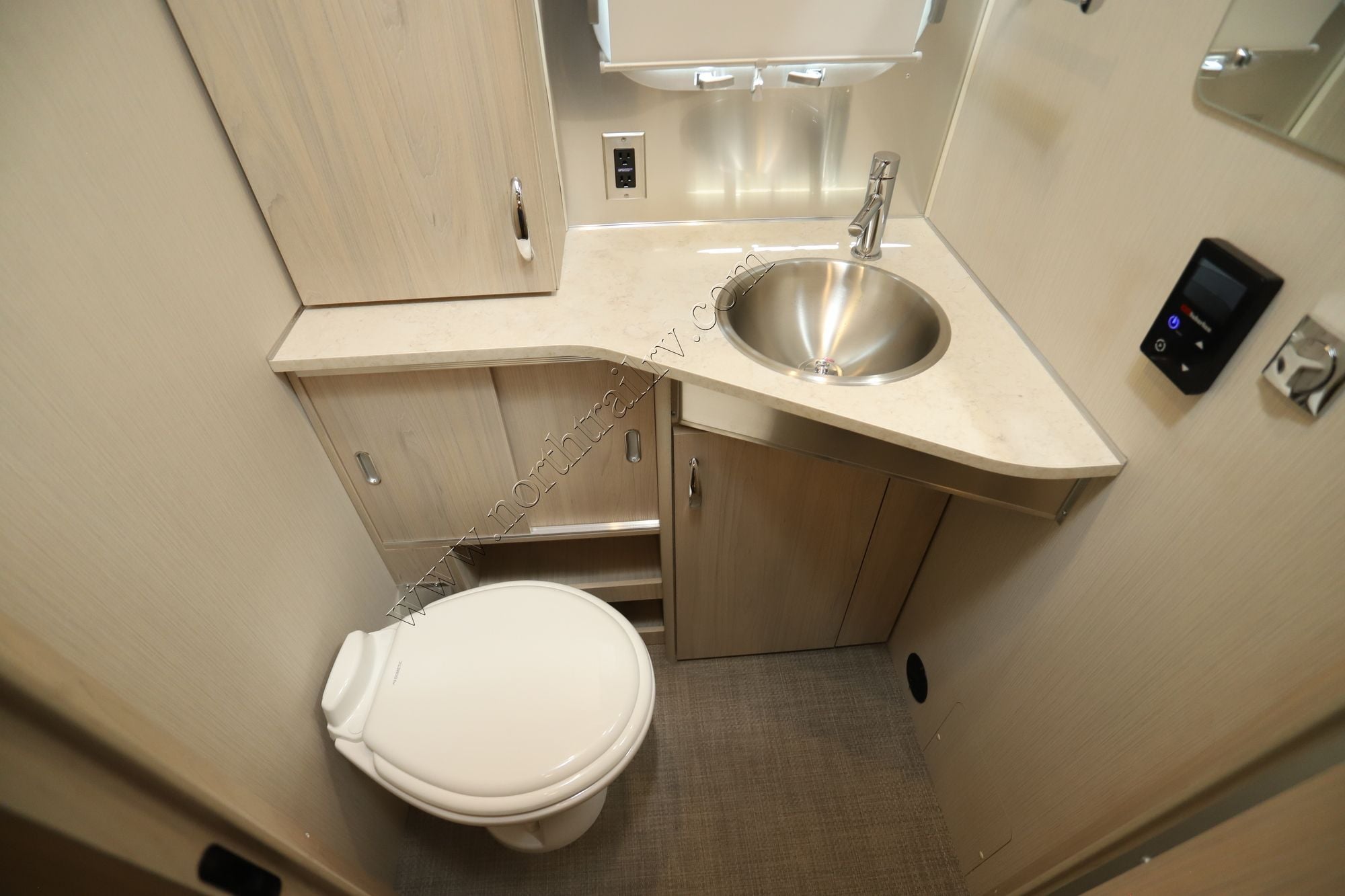 2026 Airstream Globetrotter 25FB Travel Trailer New  For Sale