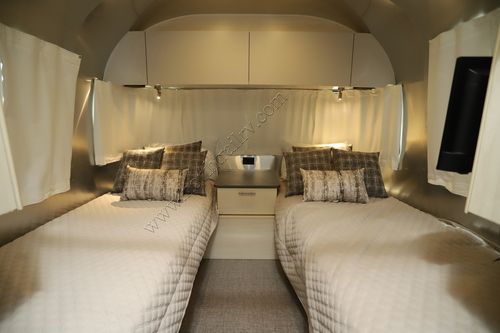 2026 Airstream Flying Cloud 30FBB