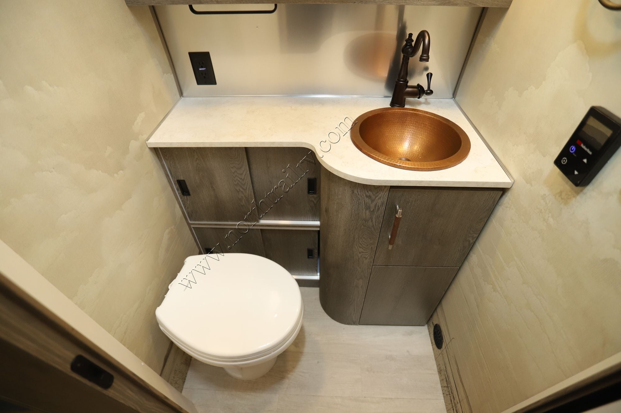 2026 Airstream Stetson 27FB Travel Trailer New  For Sale