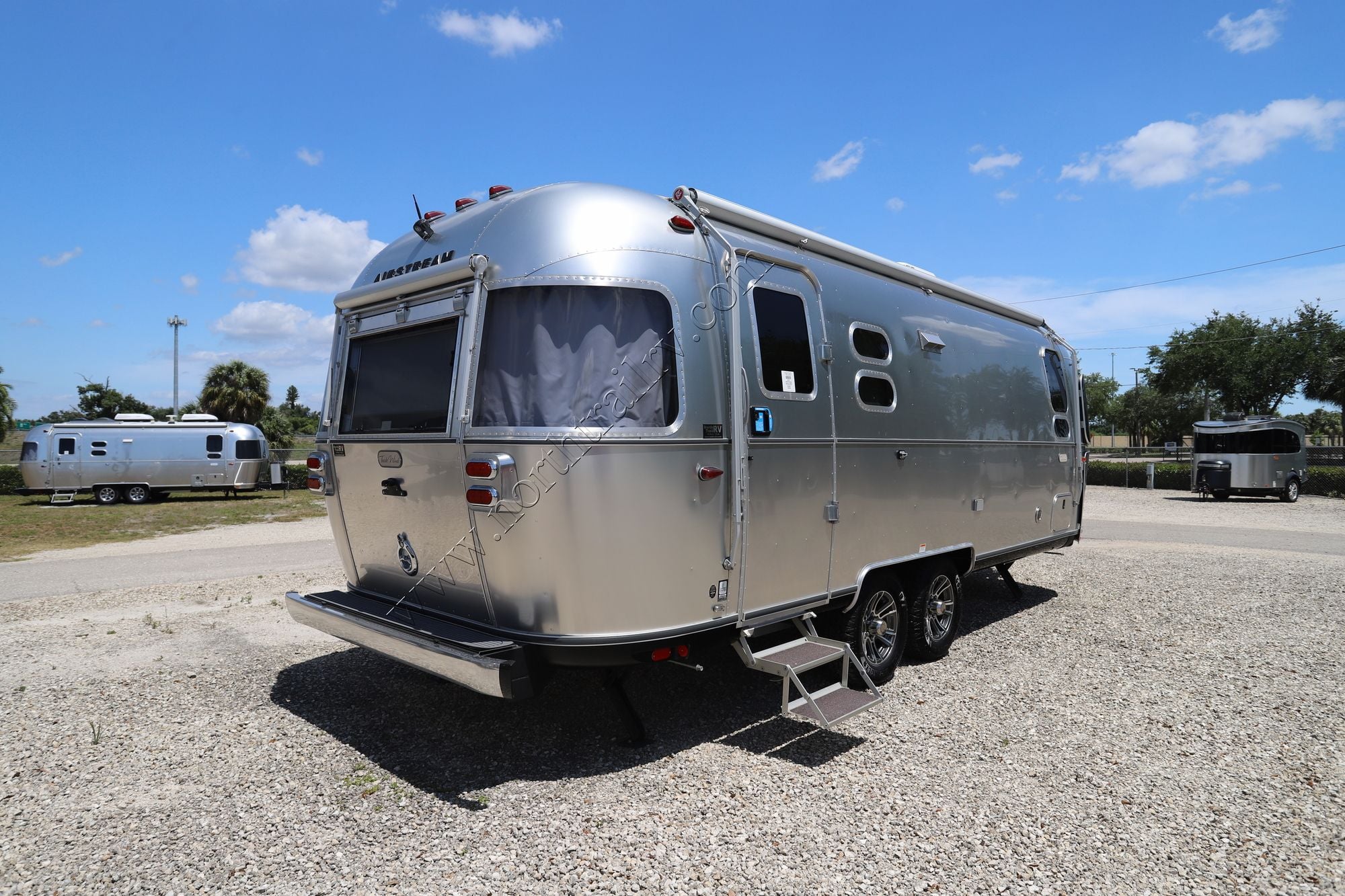 Used 2025 Airstream Trade Wind 25FBQ Travel Trailer  For Sale