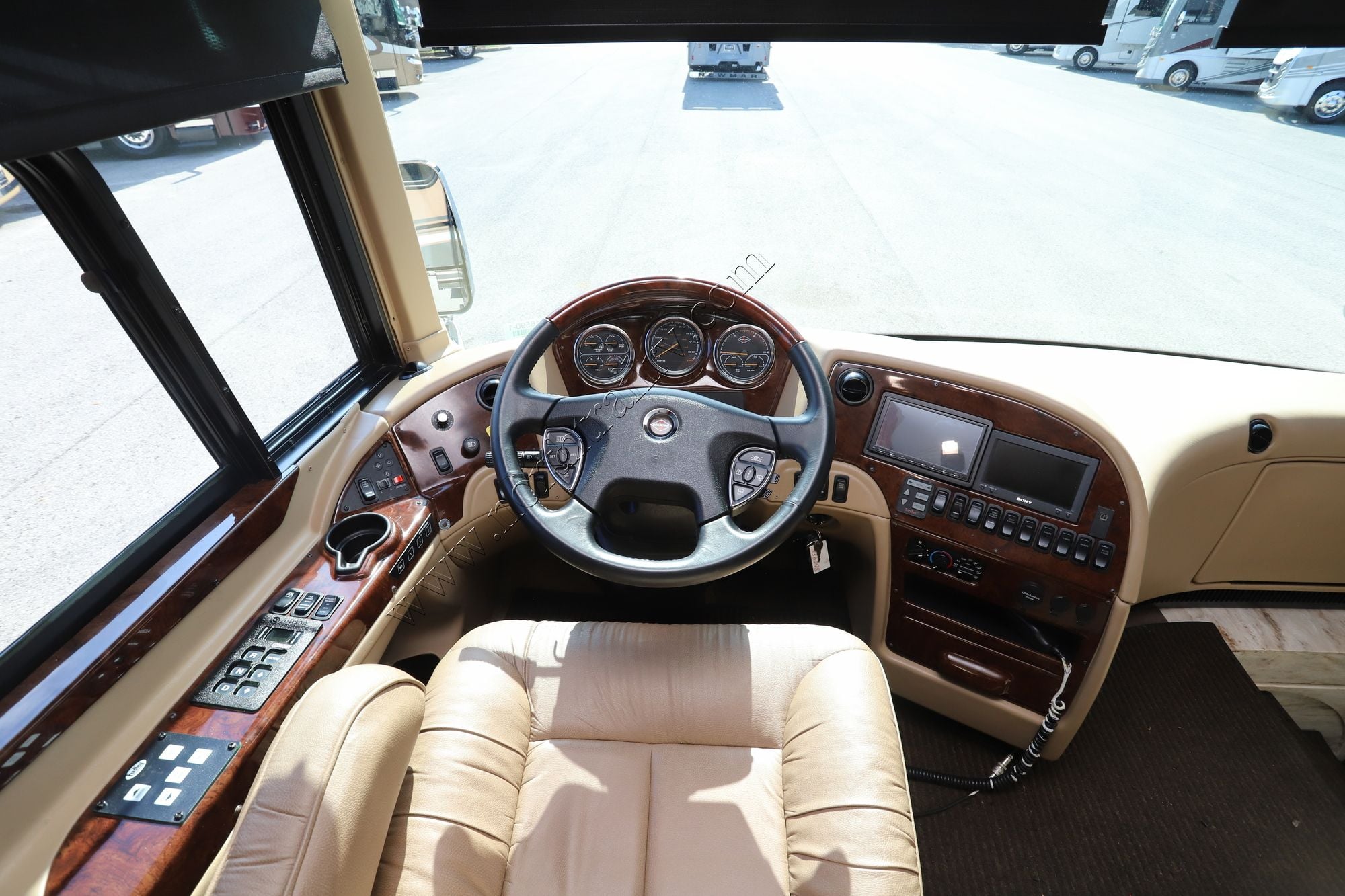 Used 2012 Newmar Essex 4544 Class A  For Sale