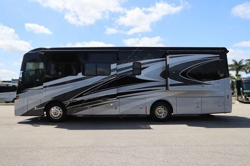2022 Tiffin Motor Homes Allegro Red 33AA