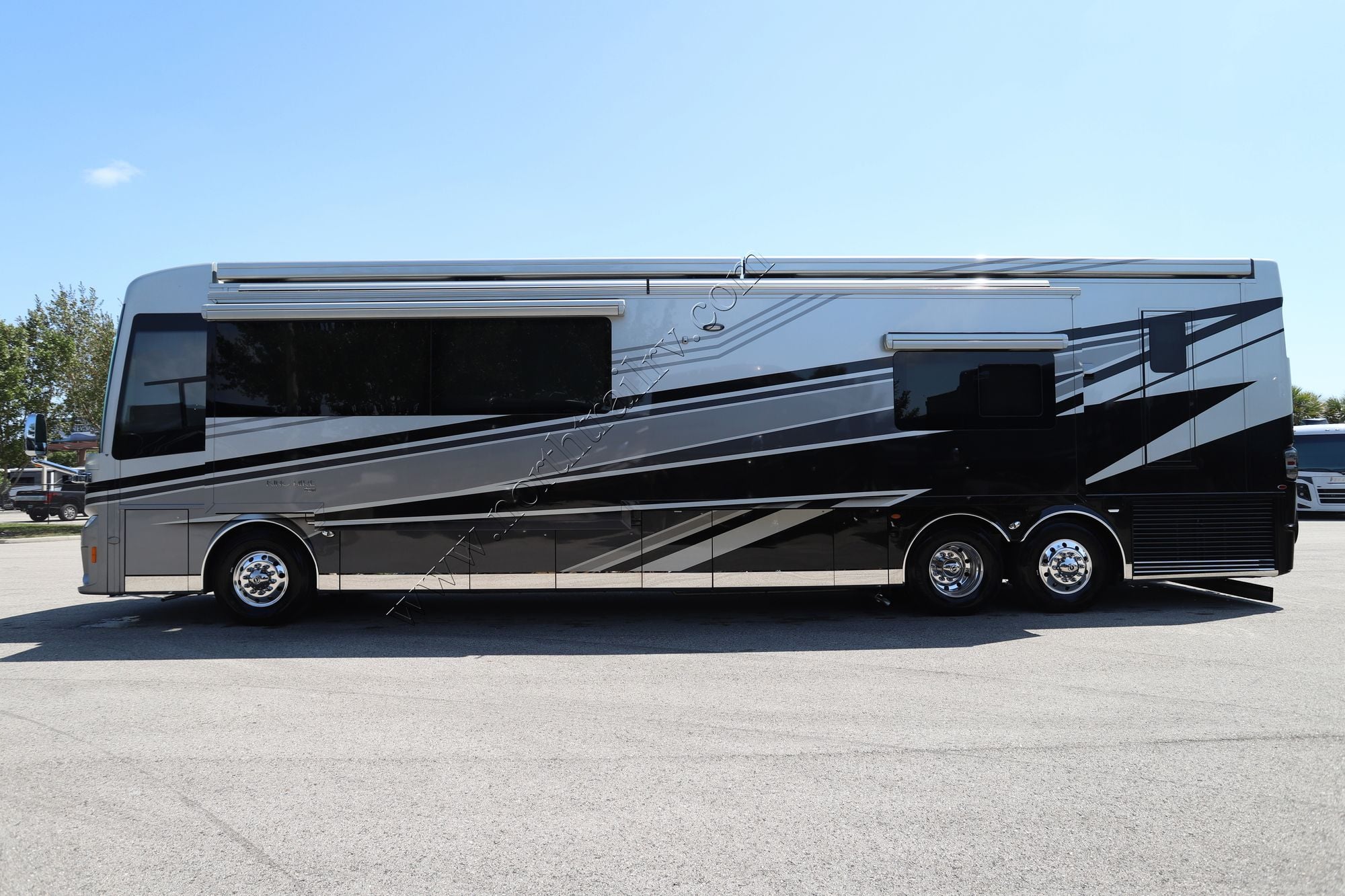 Used 2023 Newmar King Aire 4596 Class A  For Sale