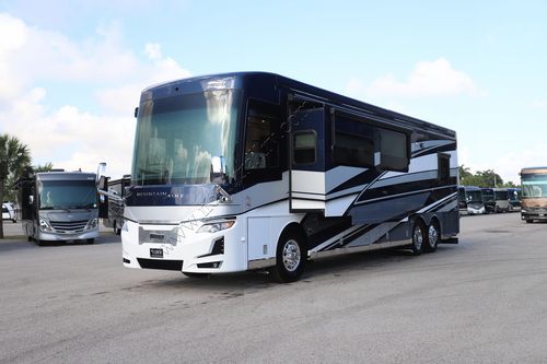 2025 Newmar Mountain Aire 4118