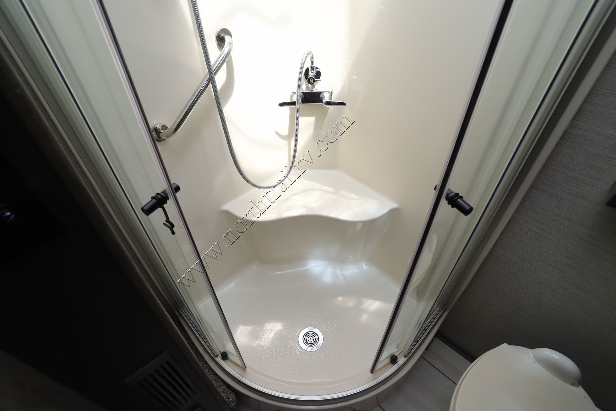 Used 2022 Tiffin Motor Homes Allegro Red 33AA Class A  For Sale