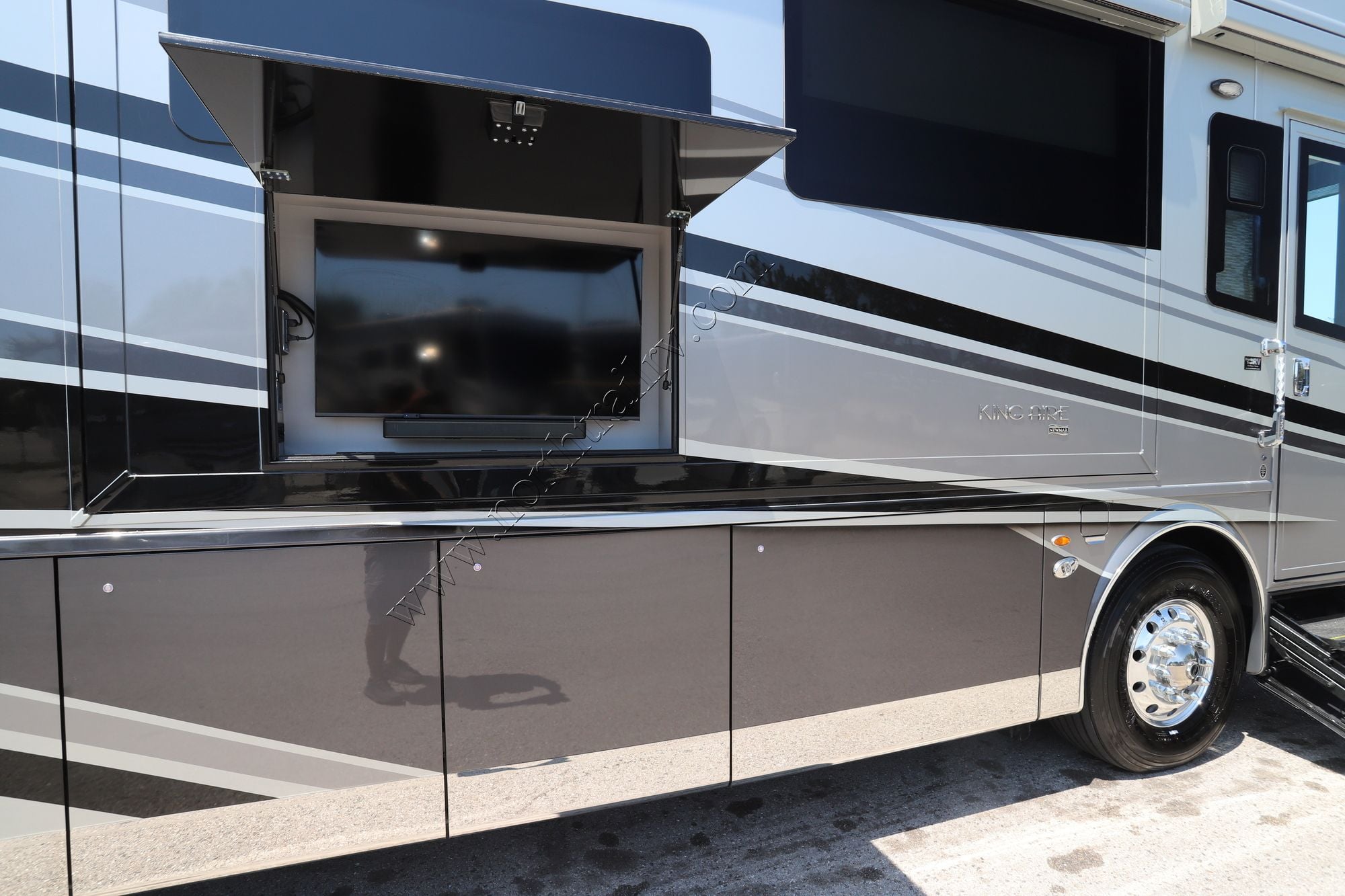 Used 2023 Newmar King Aire 4596 Class A  For Sale