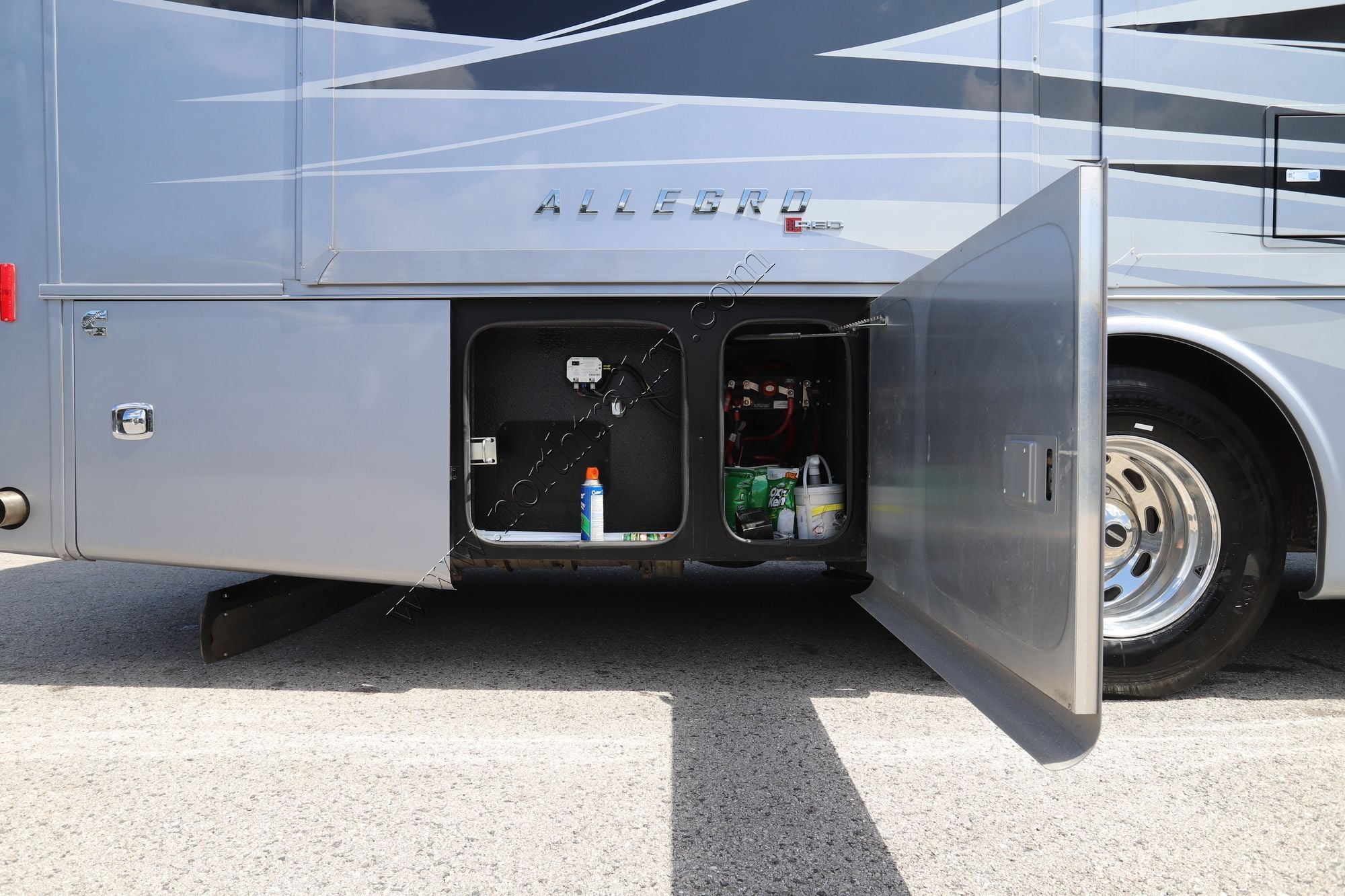 Used 2022 Tiffin Motor Homes Allegro Red 33AA Class A  For Sale