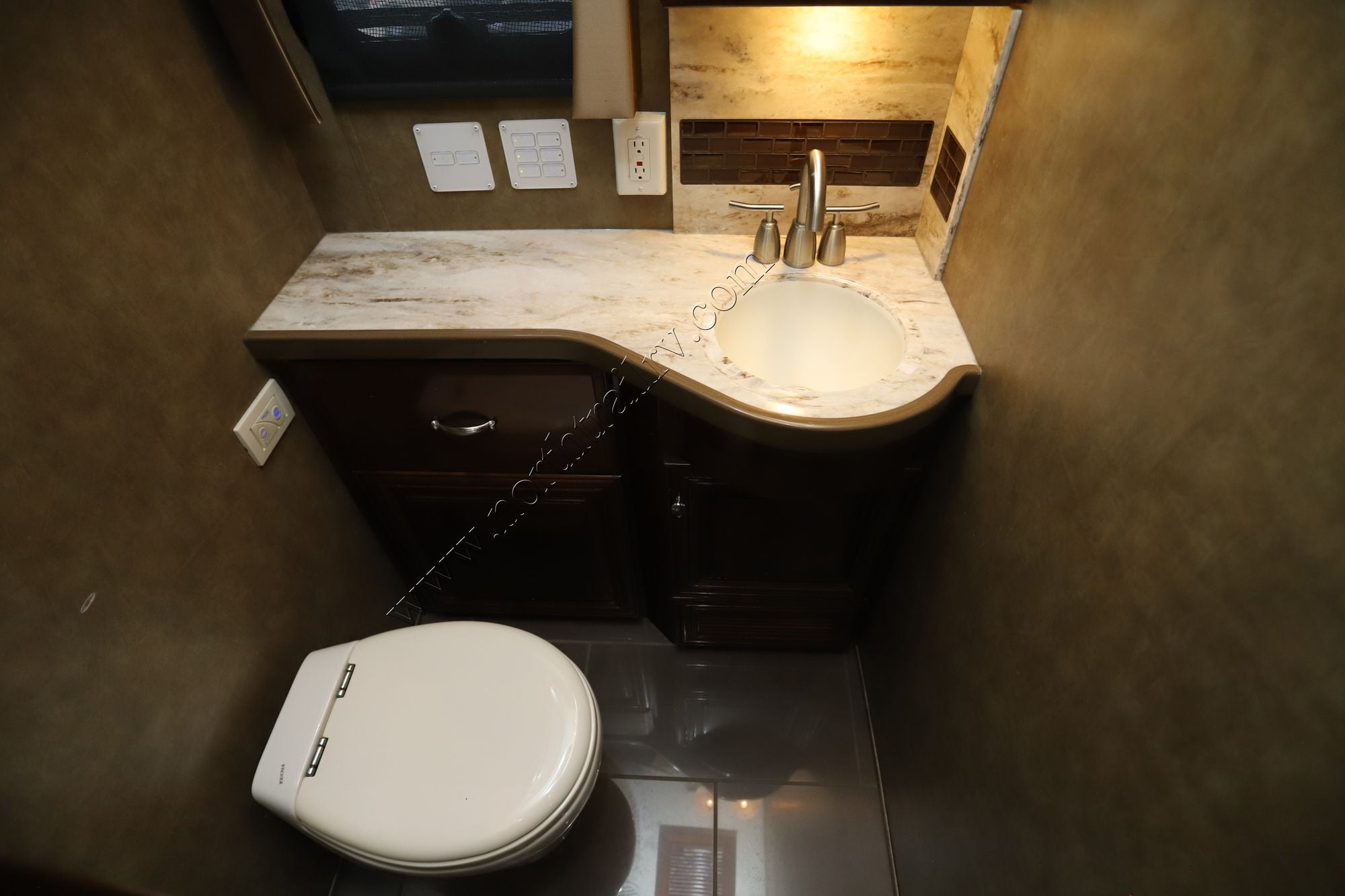Used 2012 Newmar Essex 4544 Class A  For Sale