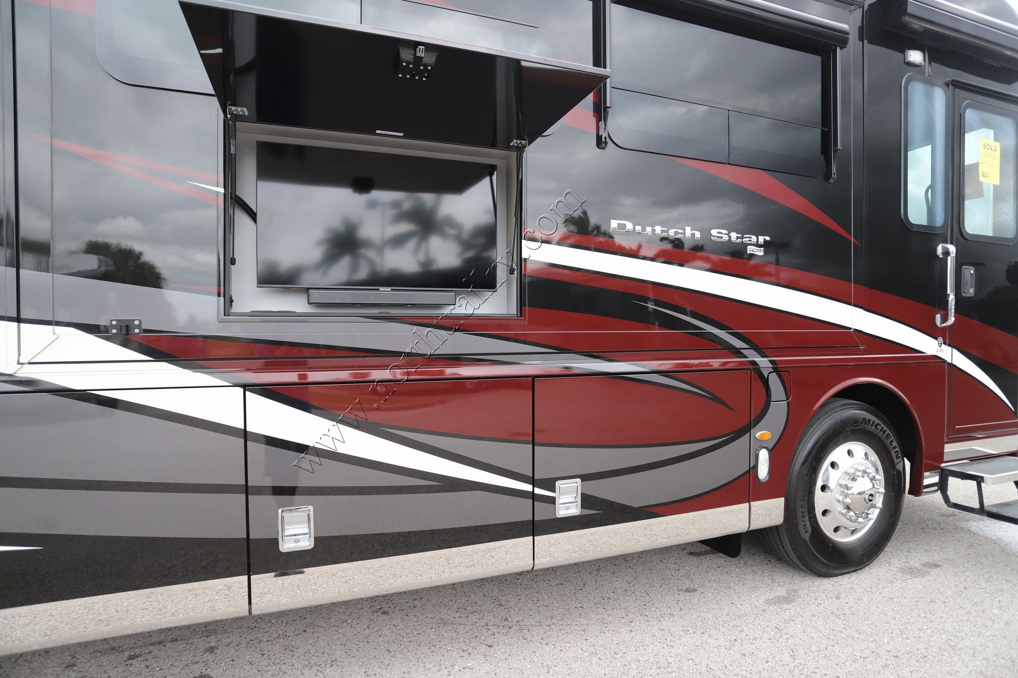 Used 2022 Newmar Dutch Star 4081 Class A  For Sale