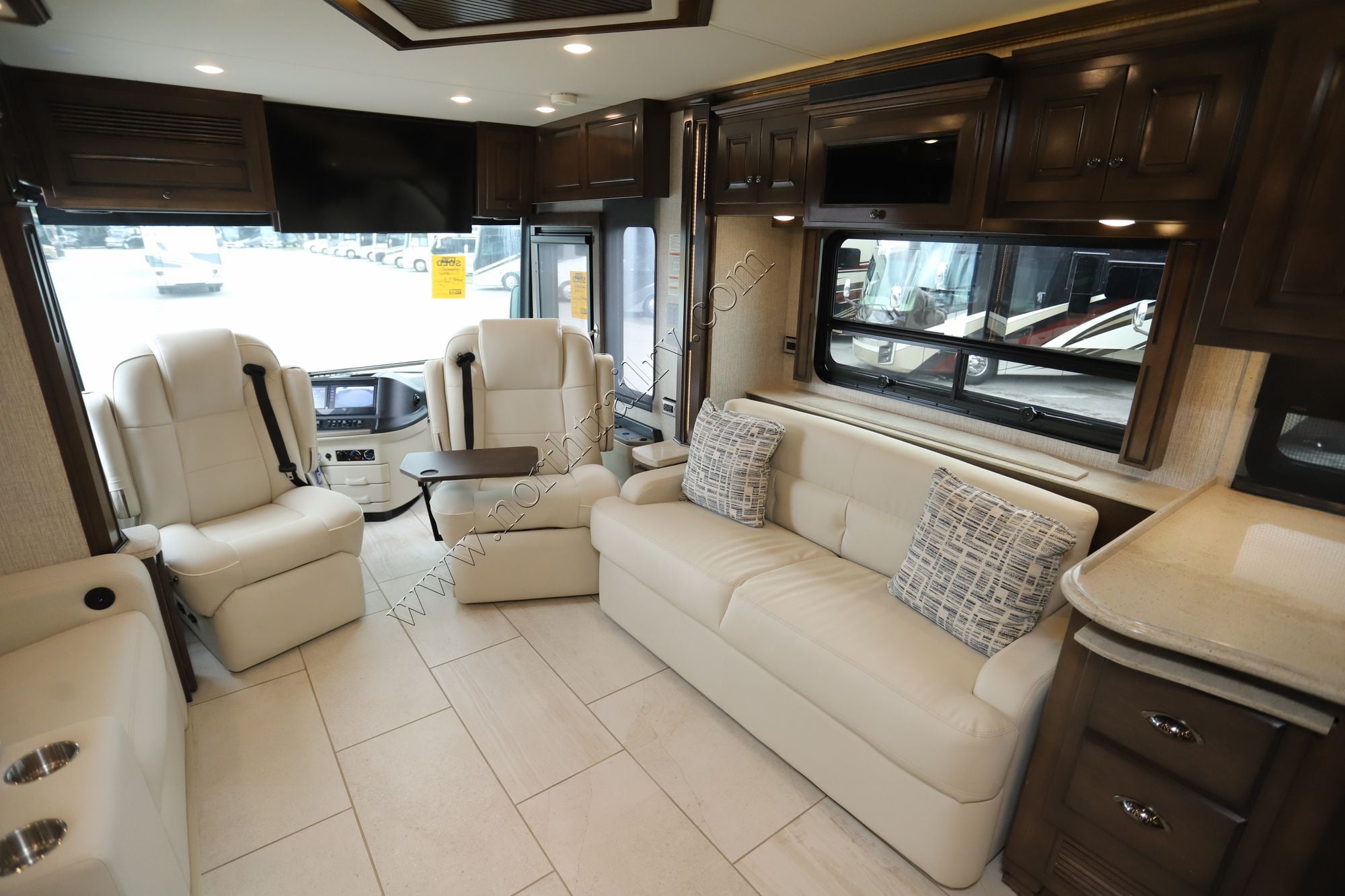 Used 2022 Newmar Dutch Star 4081 Class A  For Sale