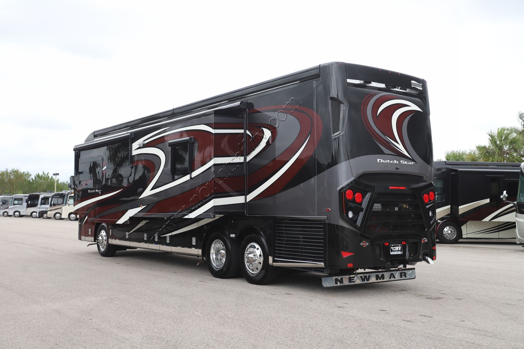 Used 2022 Newmar Dutch Star 4081 Class A  For Sale