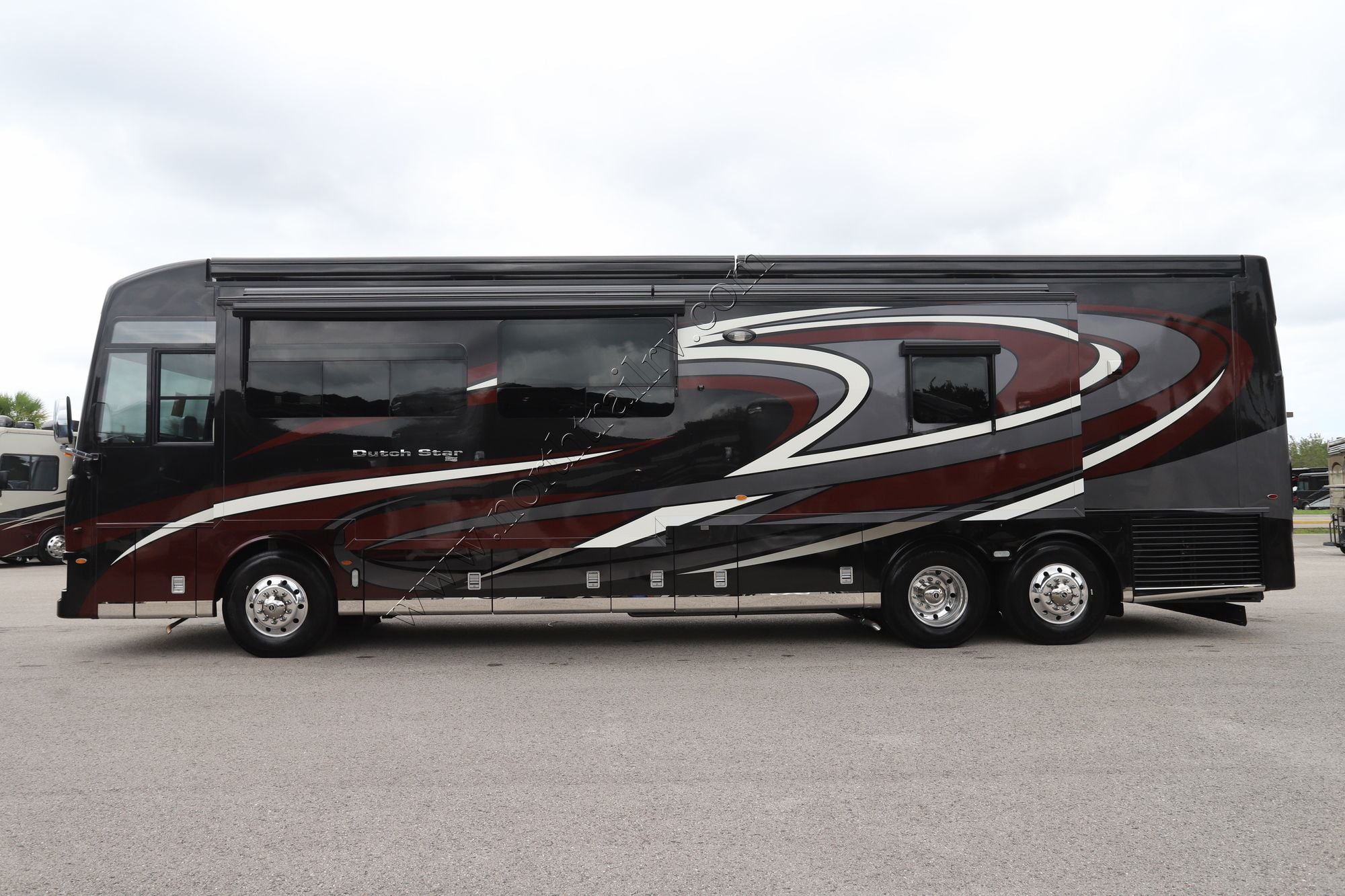 Used 2022 Newmar Dutch Star 4081 Class A  For Sale