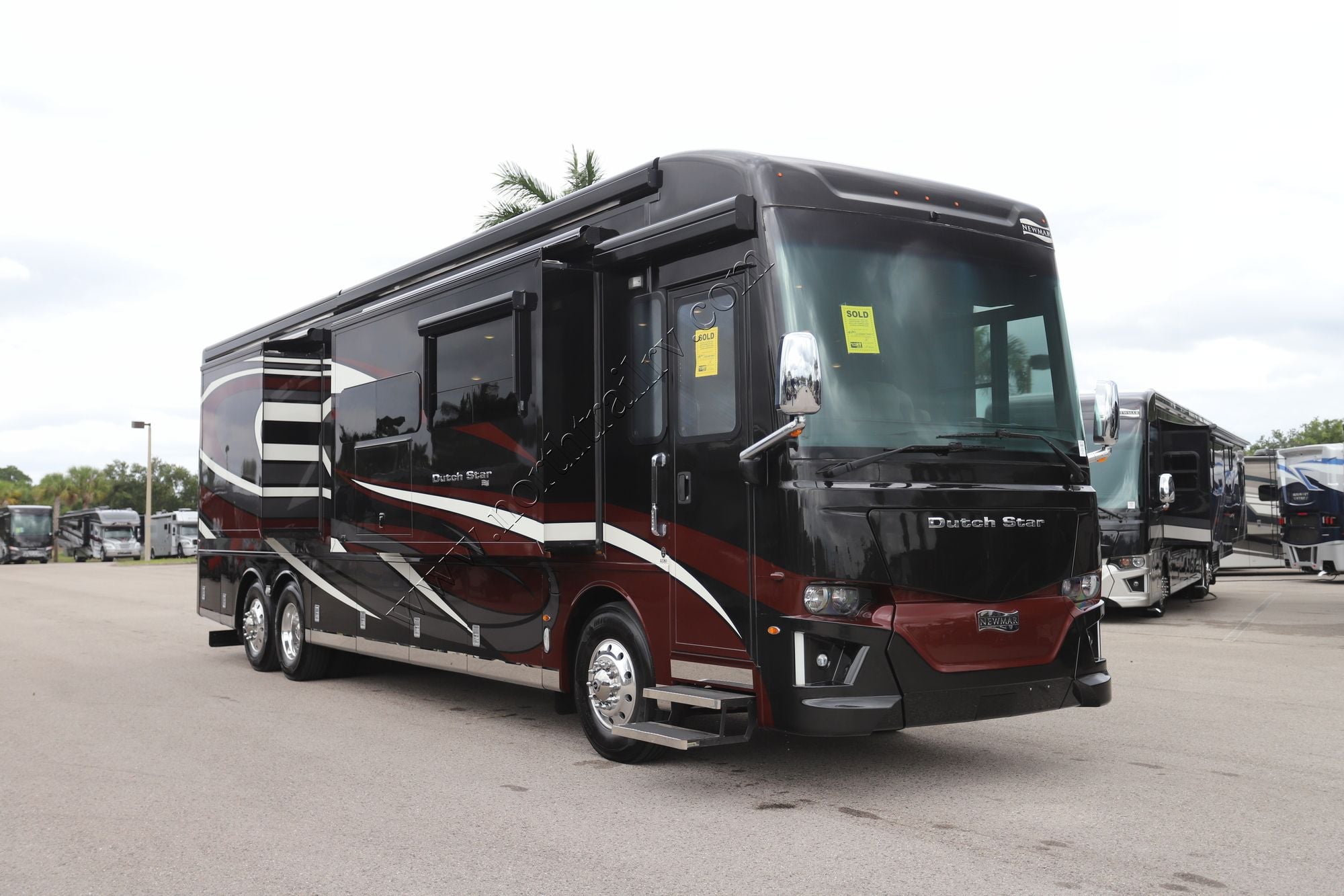 Used 2022 Newmar Dutch Star 4081 Class A  For Sale