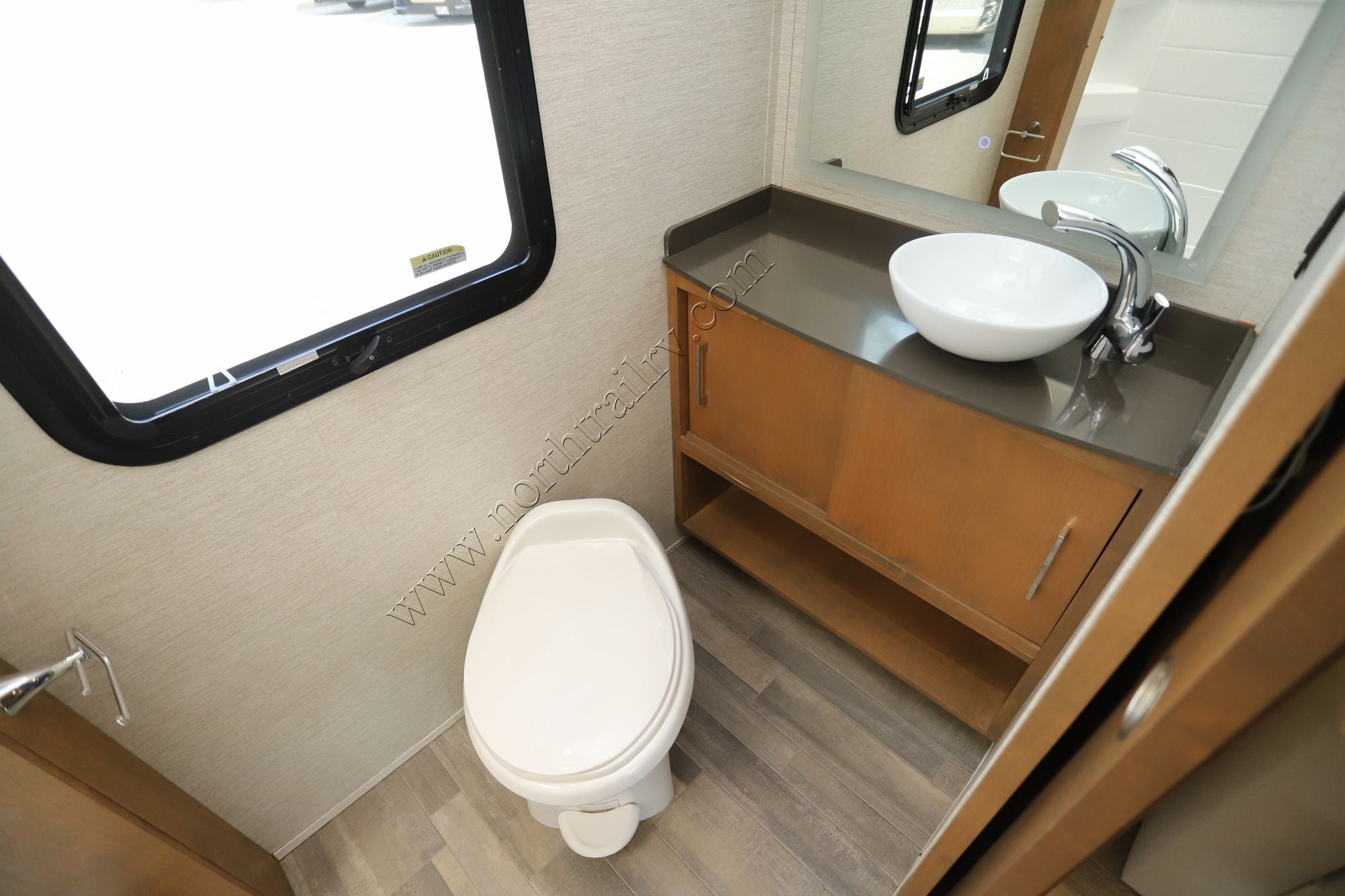 Used 2021 Tiffin Motor Homes Wayfarer 25RW Class C  For Sale