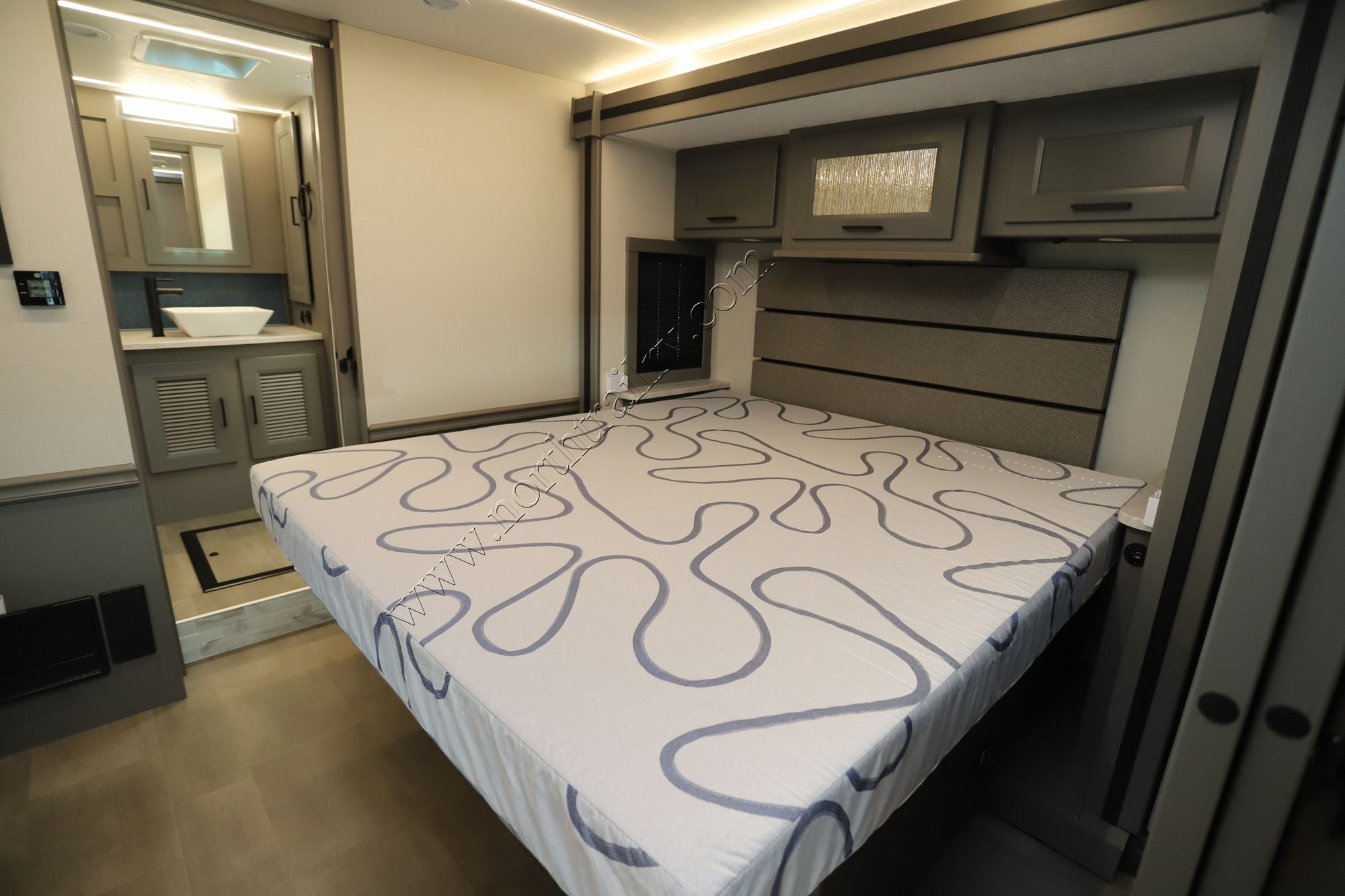 Used 2025 Coachmen Sportscoach 411TS Class A  For Sale