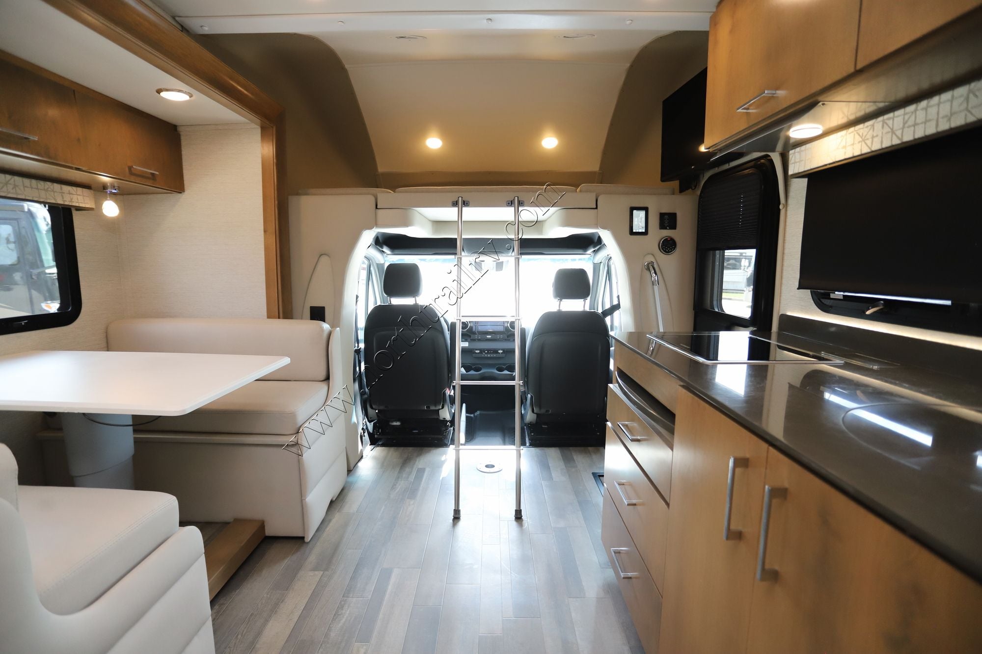 Used 2021 Tiffin Motor Homes Wayfarer 25RW Class C  For Sale