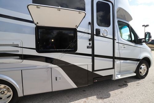 2021 Tiffin Motor Homes Wayfarer 25RW Class C