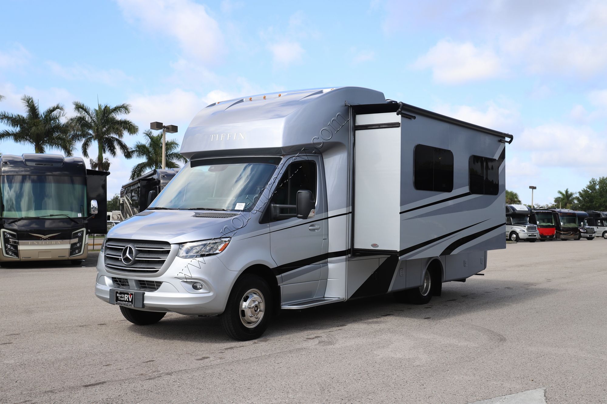 Used 2021 Tiffin Motor Homes Wayfarer 25RW Class C  For Sale