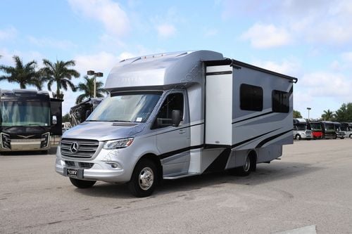 2021 Tiffin Motor Homes Wayfarer 25RW Class C