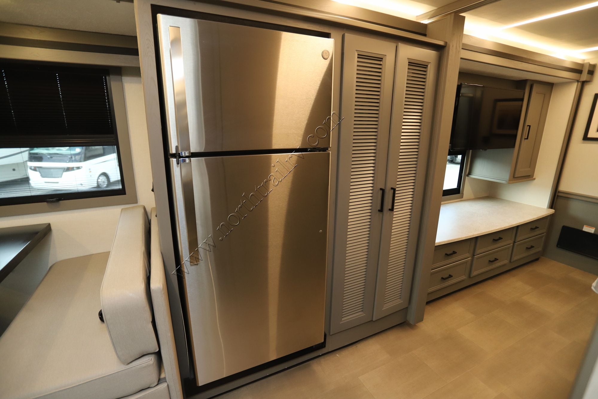 Used 2025 Coachmen Sportscoach 411TS Class A  For Sale