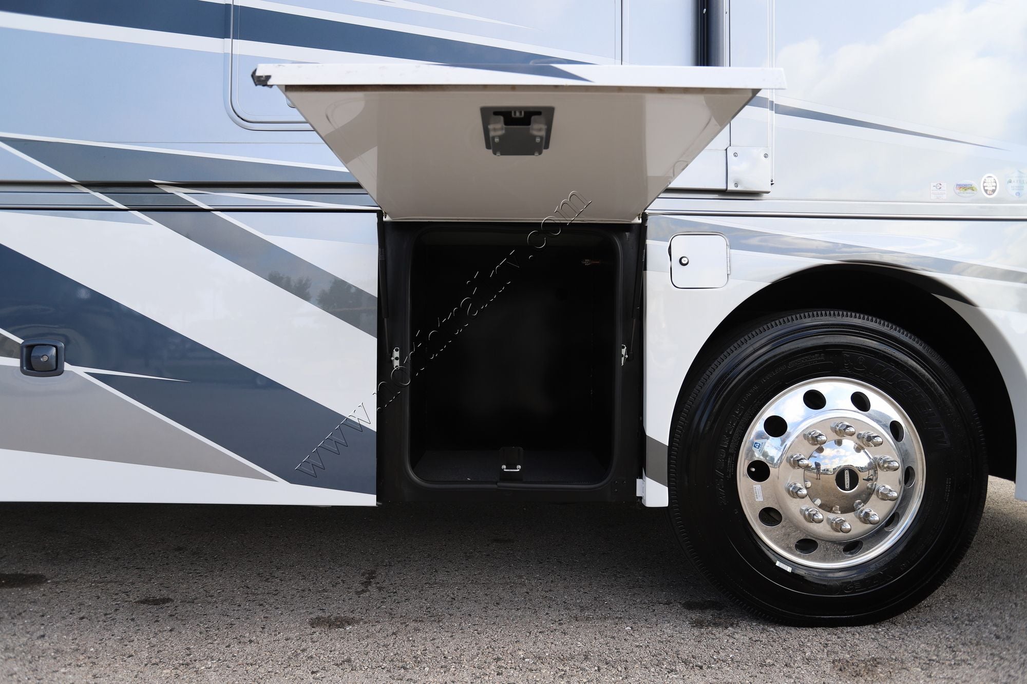 Used 2025 Coachmen Sportscoach 411TS Class A  For Sale