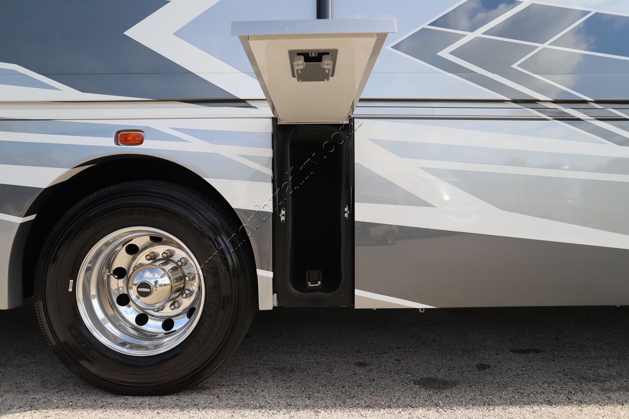 Used 2025 Coachmen Sportscoach 411TS Class A  For Sale