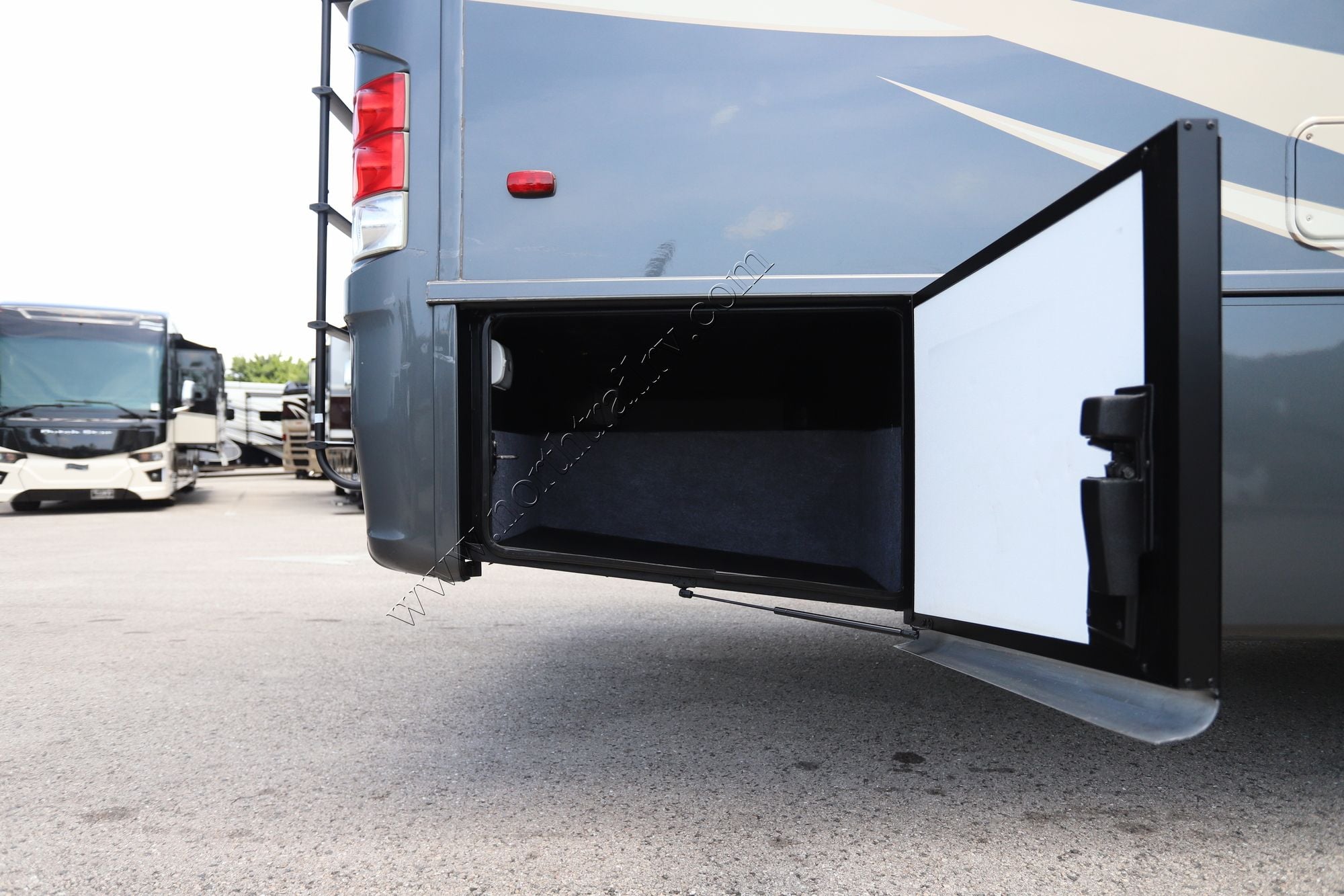 Used 2015 Newmar Canyon Star 3914 Class A  For Sale