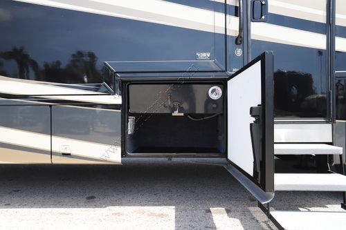 2015 Newmar Canyon Star 3914 Class A