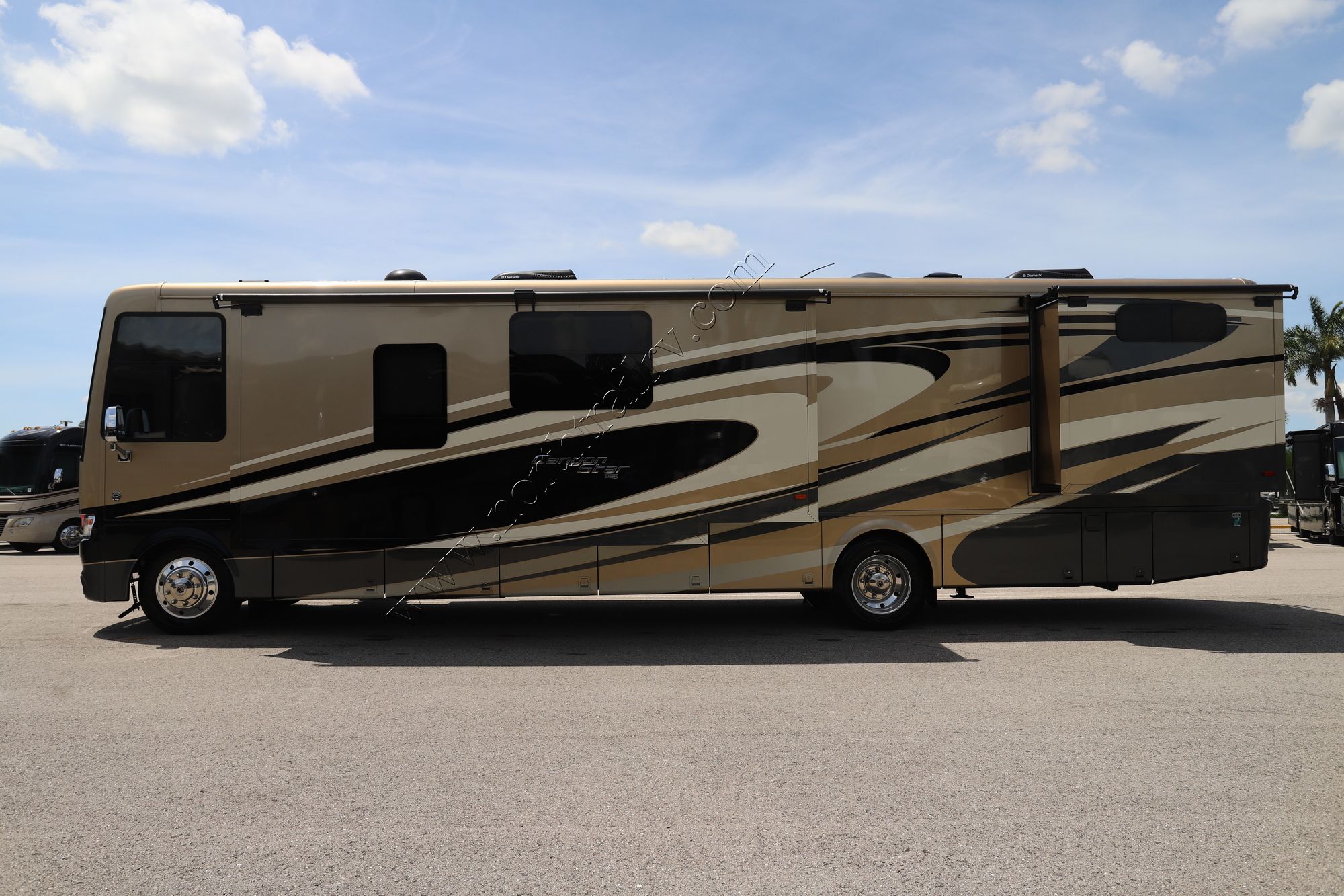 Used 2015 Newmar Canyon Star 3914 Class A  For Sale