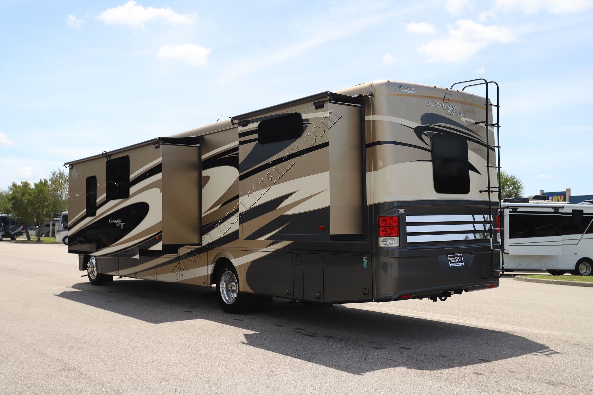 Used 2015 Newmar Canyon Star 3914 Class A  For Sale