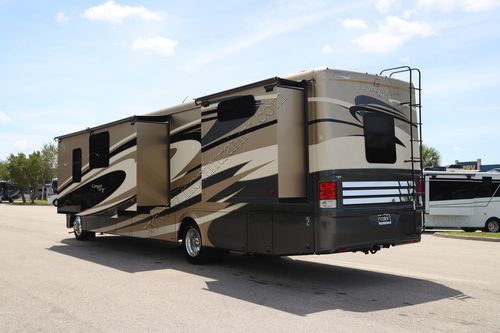 2015 Newmar Canyon Star 3914 Class A