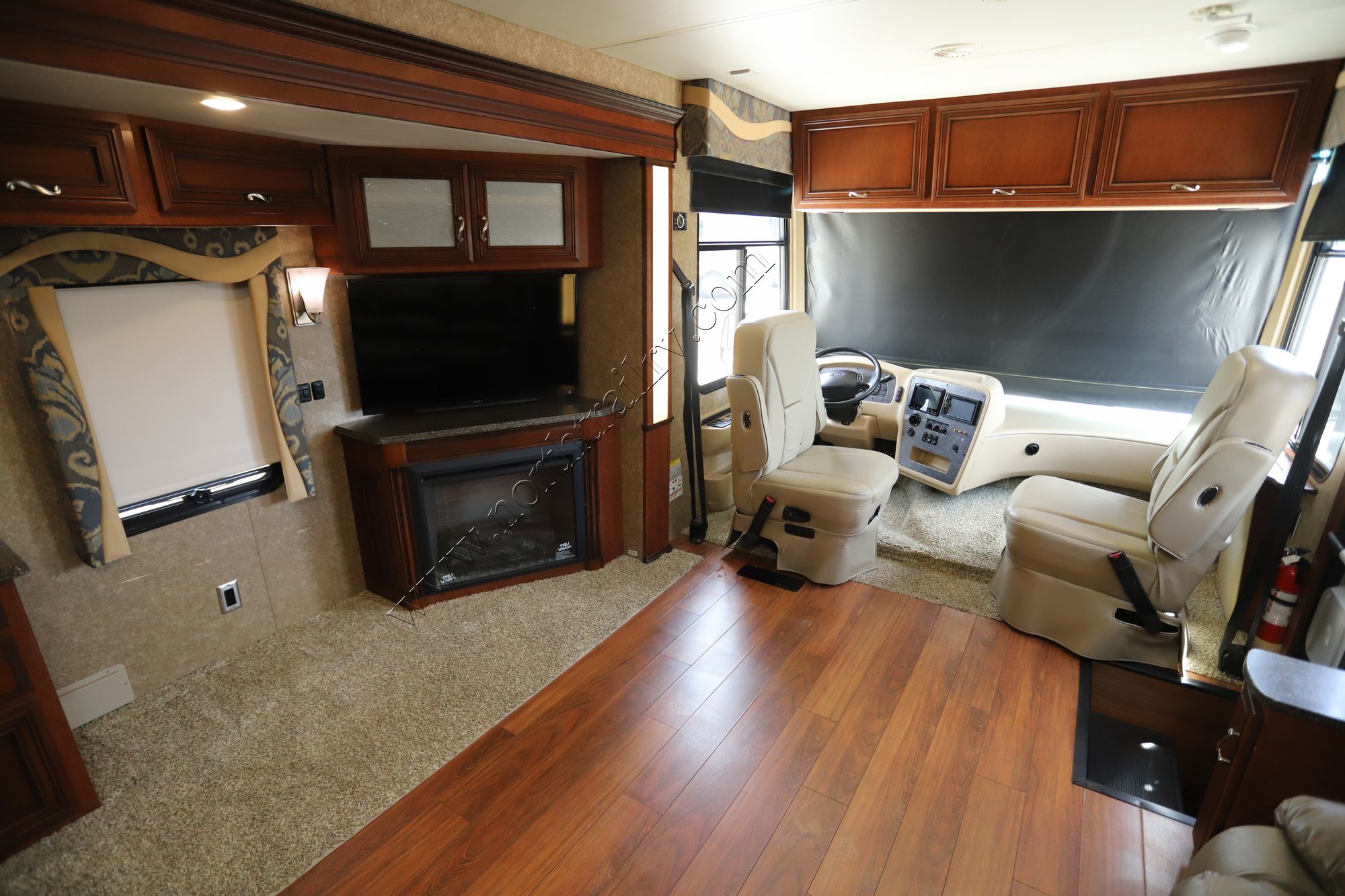 Used 2015 Newmar Canyon Star 3914 Class A  For Sale