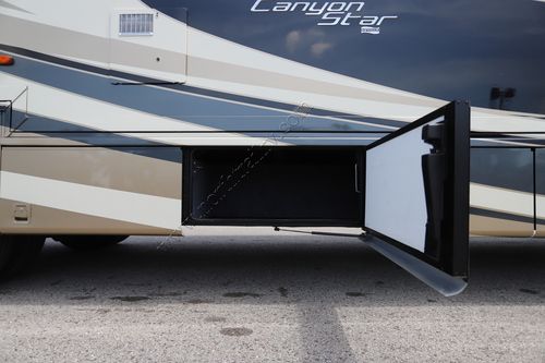 2015 Newmar Canyon Star 3914 Class A