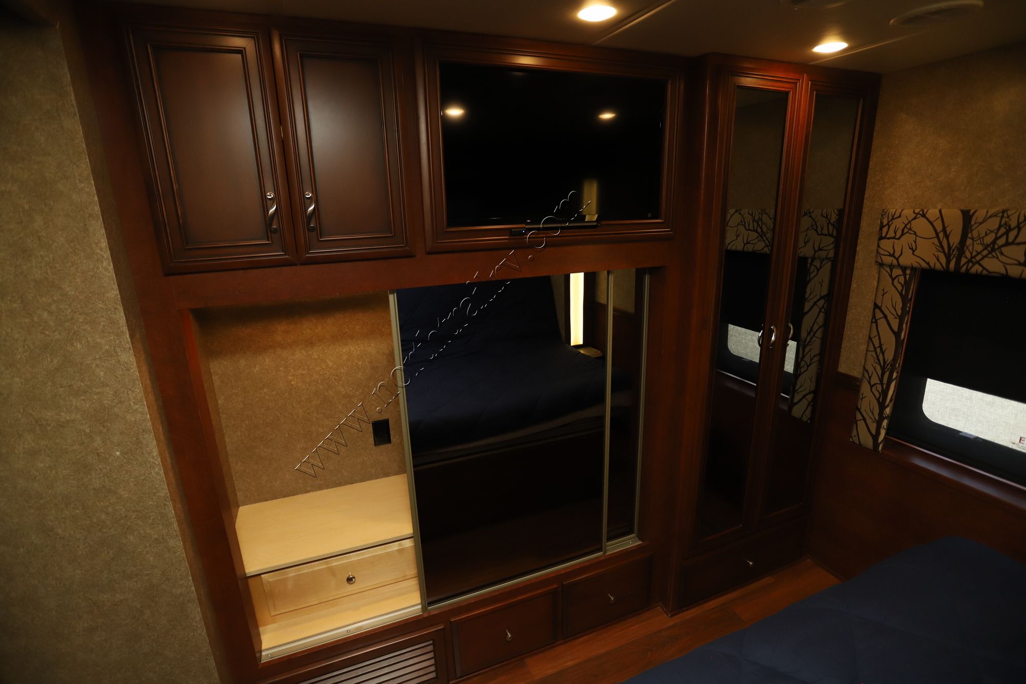 Used 2015 Newmar Canyon Star 3914 Class A  For Sale