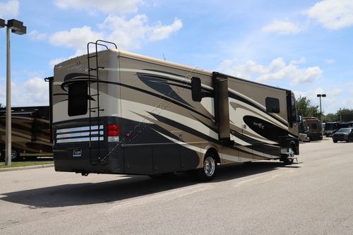 2015 Newmar Canyon Star 3914 Class A