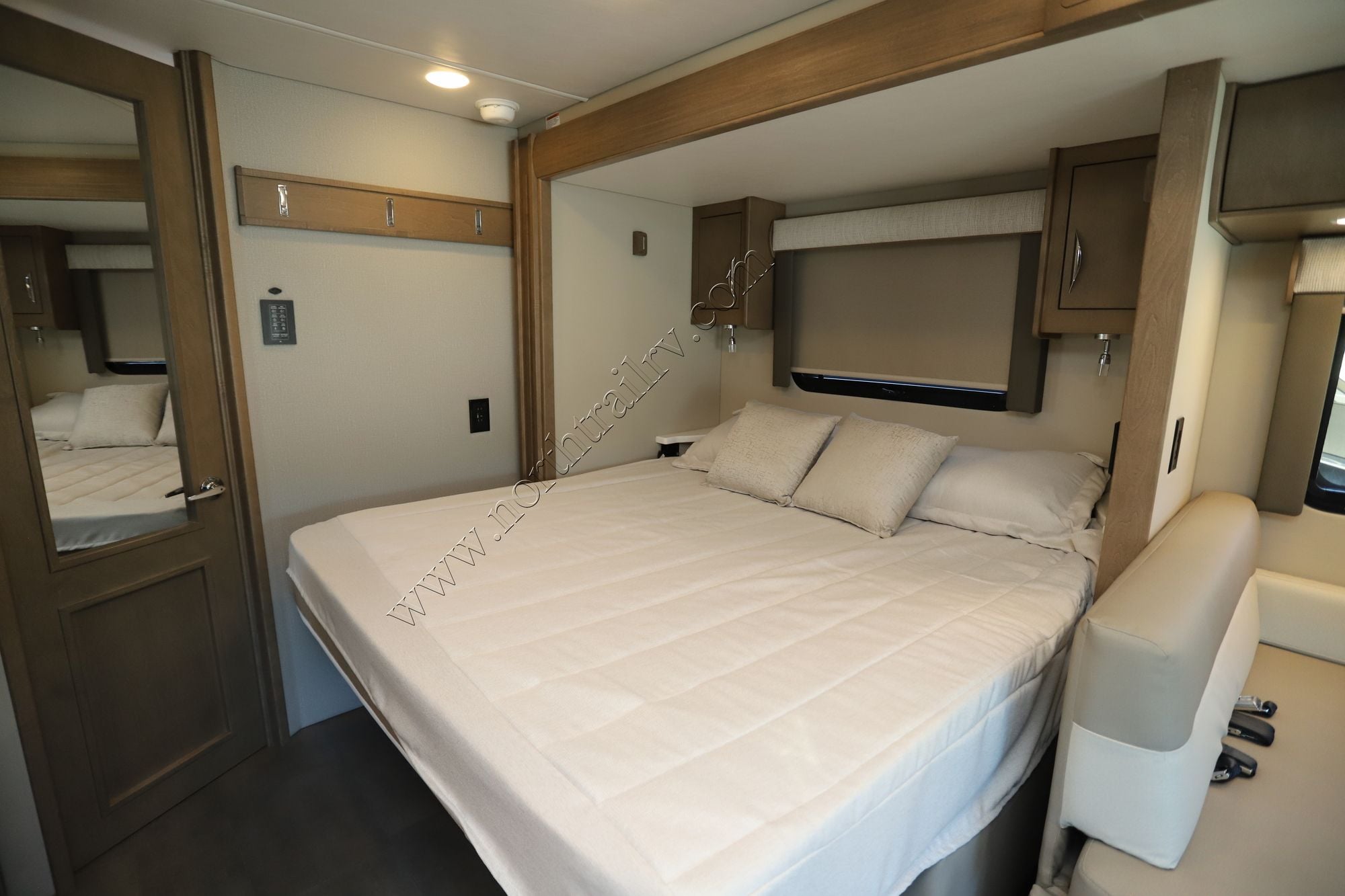 New 2026 Renegade Rv Vienna 25RML Class C  For Sale