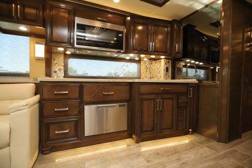 2020 Newmar London Aire 4551