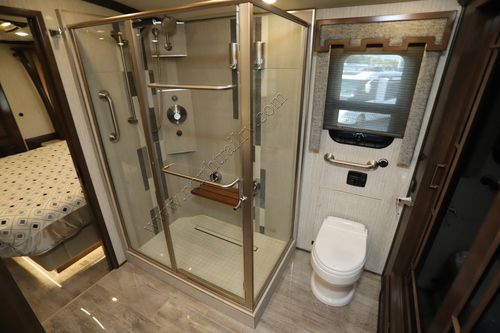 2020 Newmar London Aire 4551