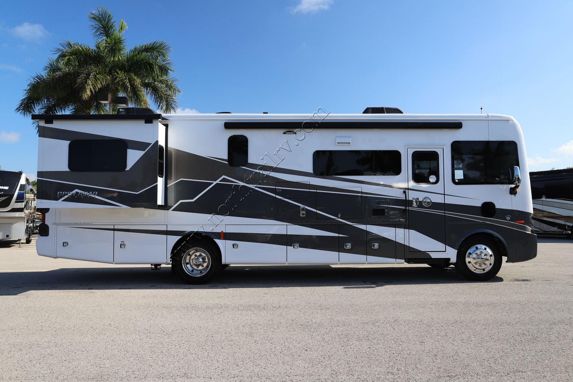New 2026 Tiffin Motor Homes Allegro 32SA Class A  For Sale
