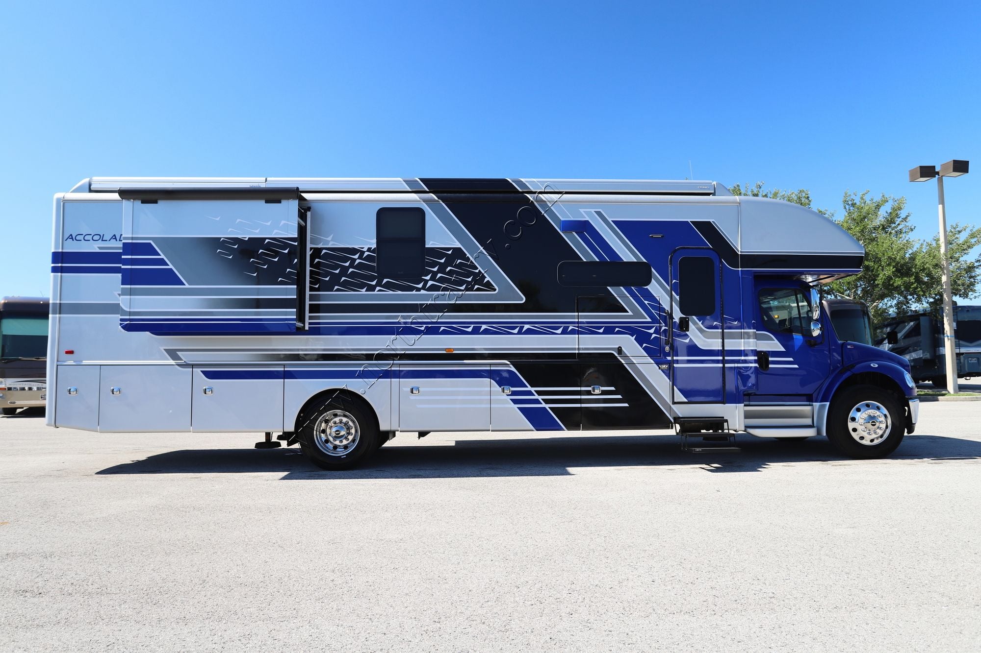 Used 2025 Entegra Accolade Xl 37K Super C  For Sale