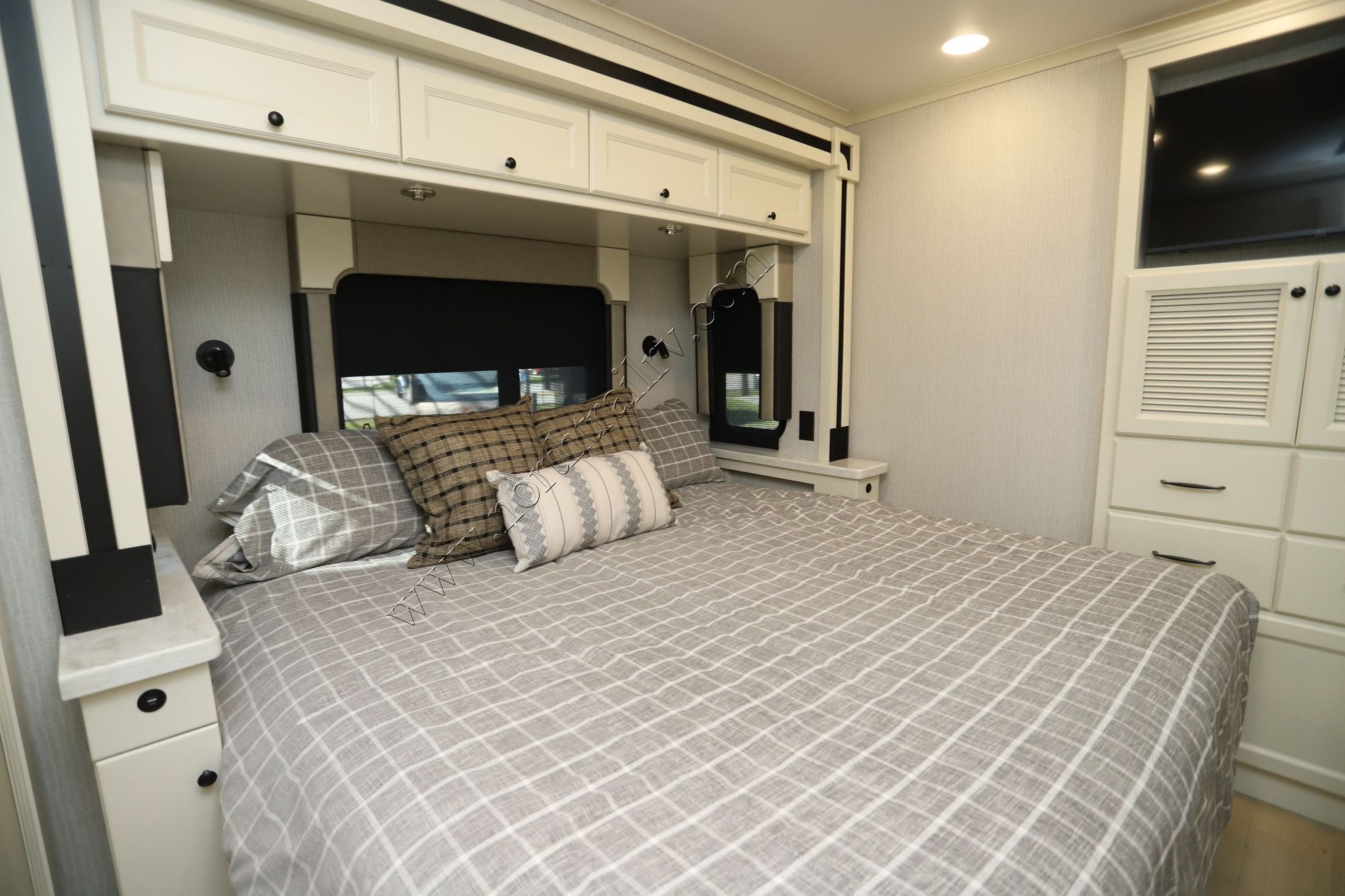 New 2026 Tiffin Motor Homes Allegro 32SA Class A  For Sale