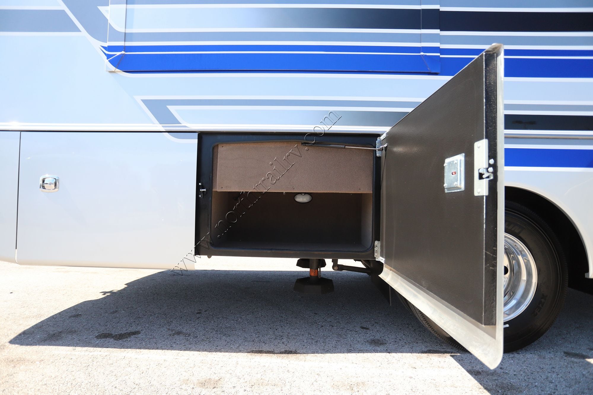 Used 2025 Entegra Accolade Xl 37K Super C  For Sale
