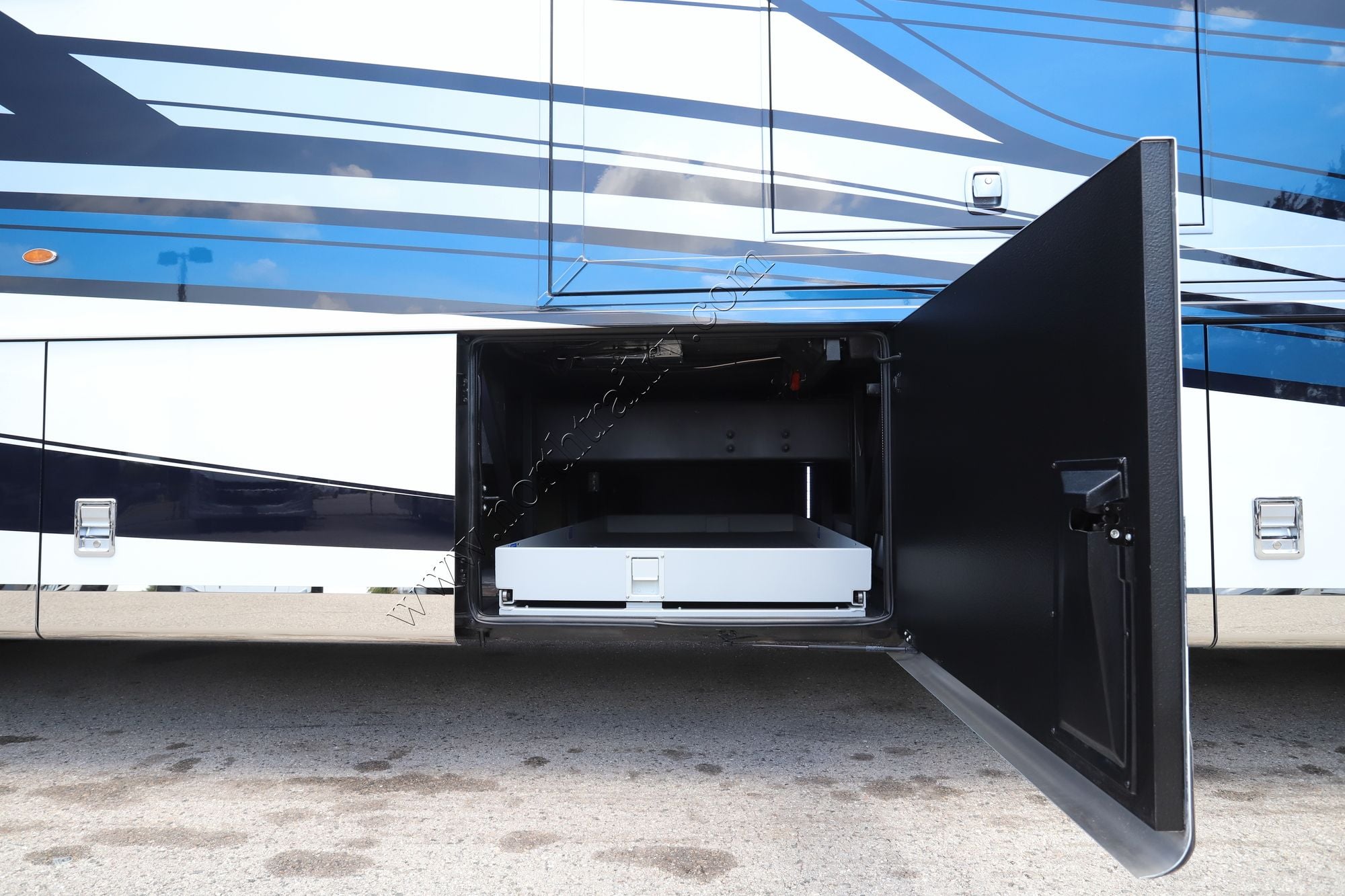 New 2026 Newmar Dutch Star 4325 Class A  For Sale