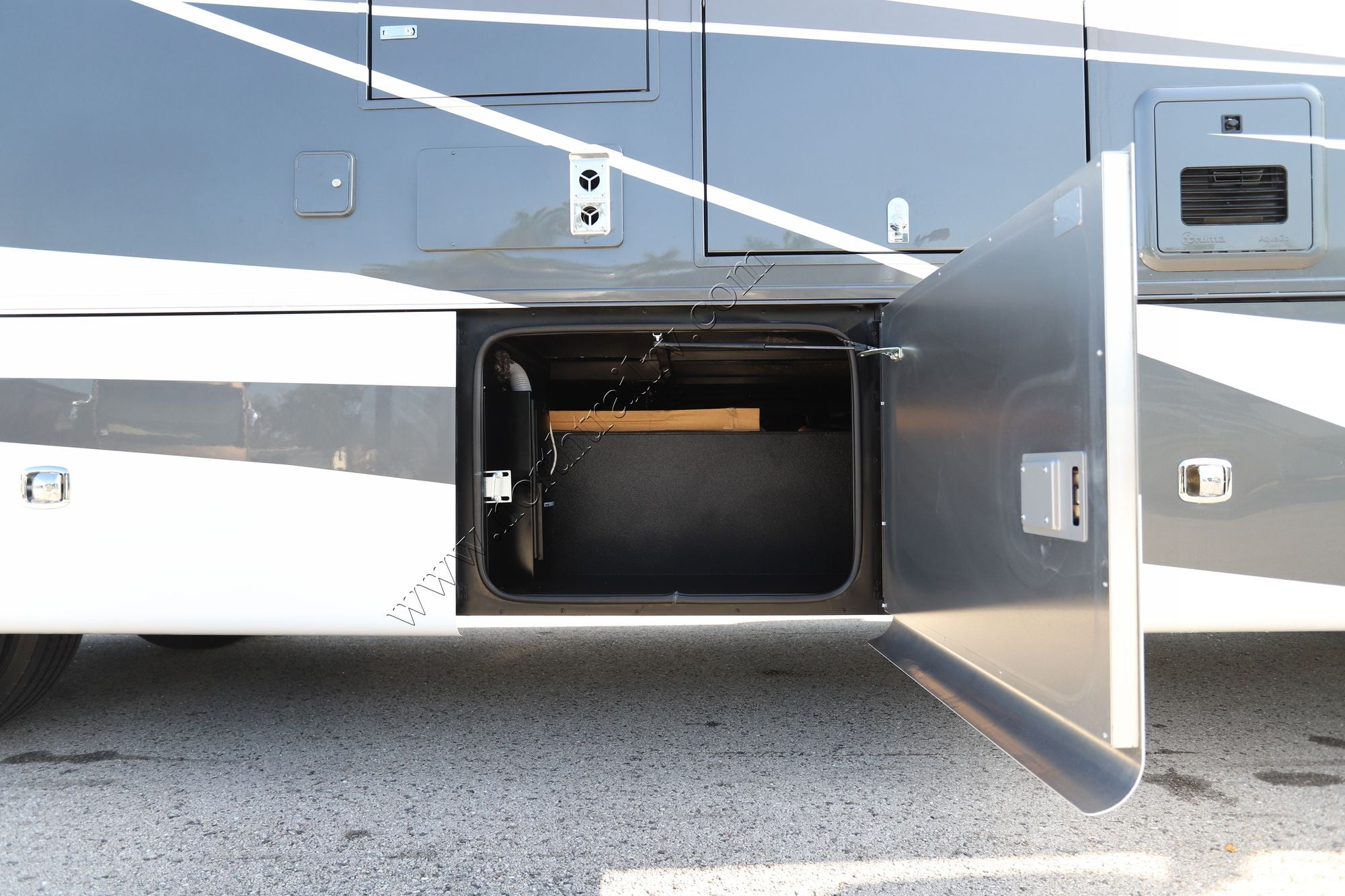 New 2026 Tiffin Motor Homes Allegro 32SA Class A  For Sale